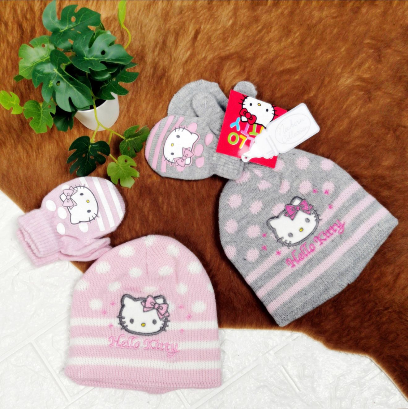 Set Manusi Si Fes Hello Kitty